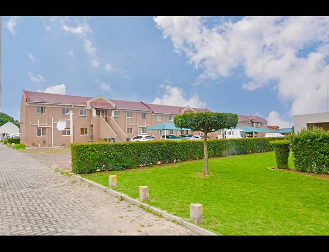 2 BEDROOM APARTMENT FOR SALE IN BRAMLEY VIEW